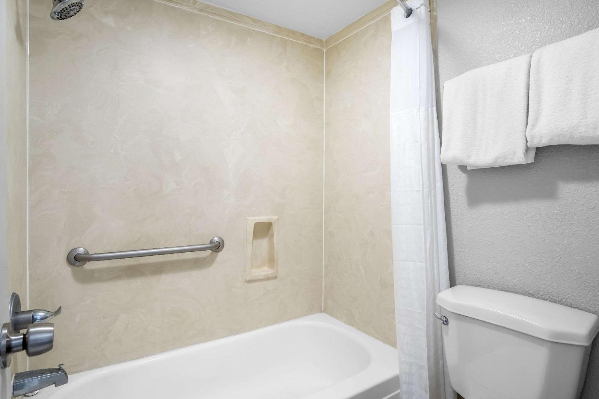 Rodeway Inn Уэйко Экстерьер фото