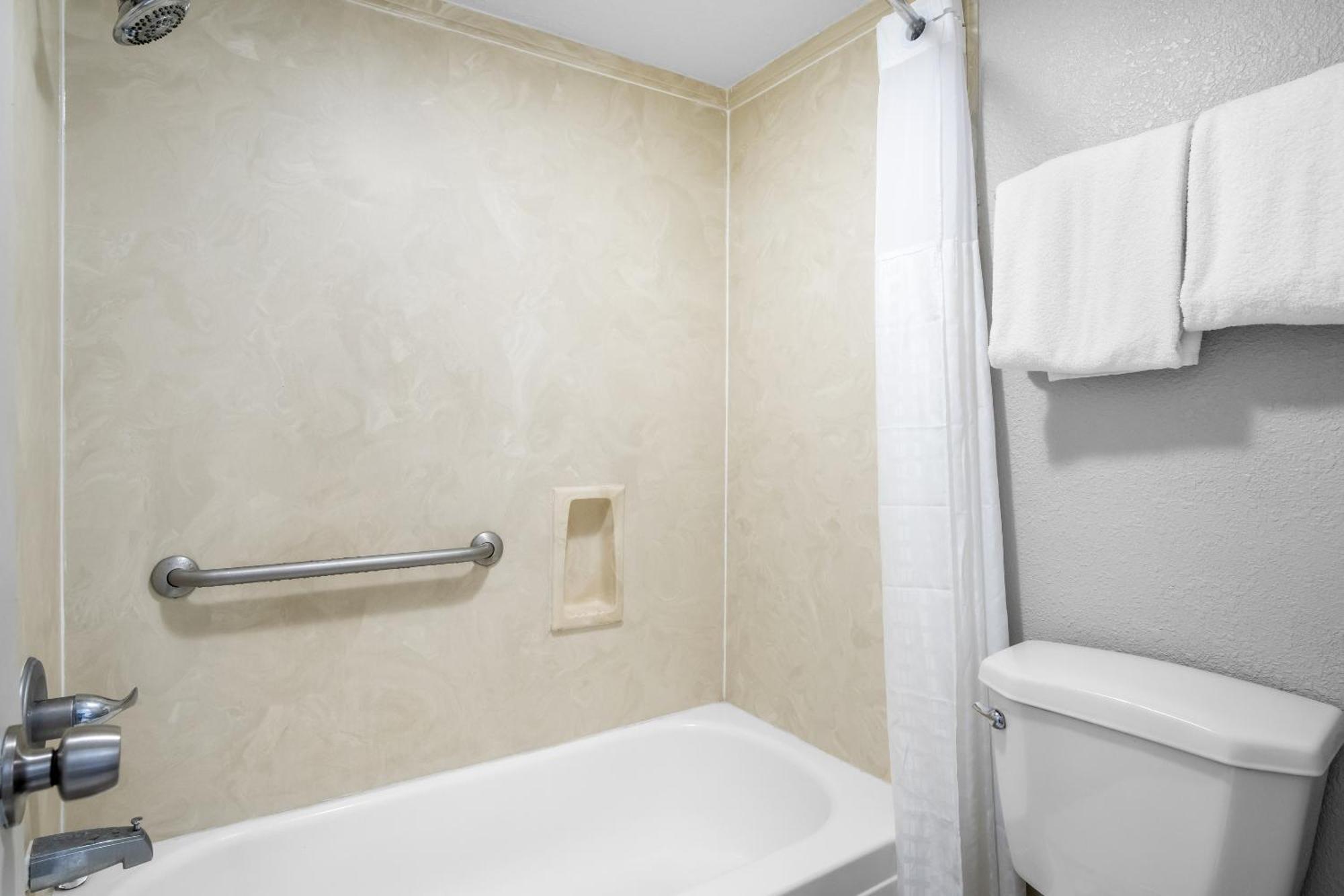 Rodeway Inn Уэйко Экстерьер фото